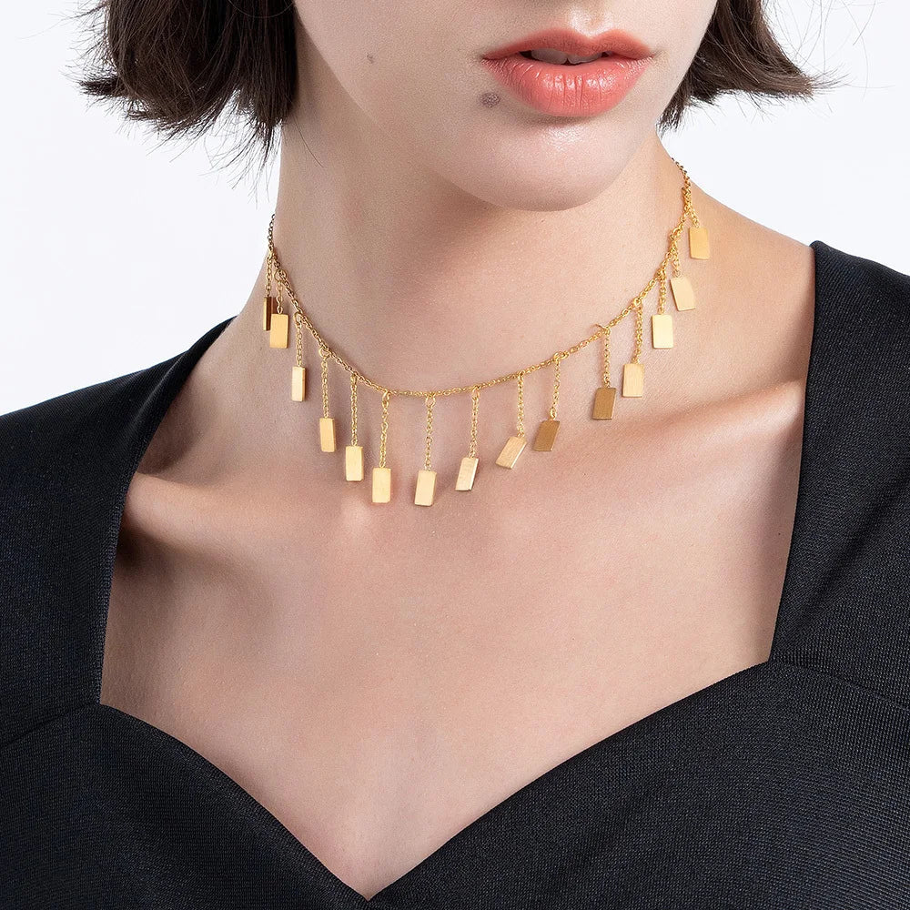 Colar Alana Cascata de Placas Banhado em Ouro 18K