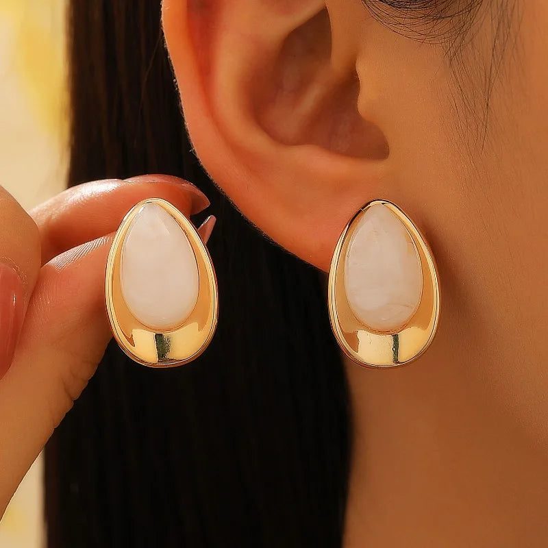 Brincos Aurora Gota D’Água | Elegância Minimalista