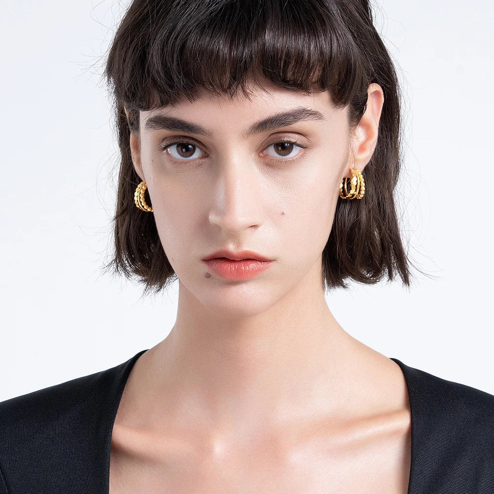 Argola Trinity Tripla com Esferas Banhada em Ouro 18K