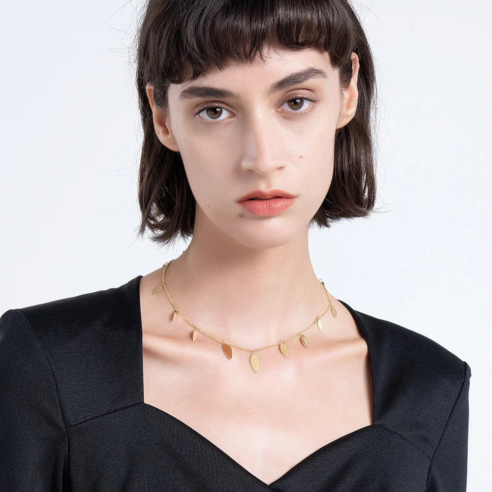 Colar Pétala Flora com Pingentes de Gotas Banhado em Ouro 18K
