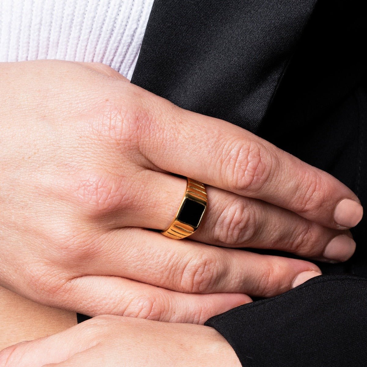 Anel Onyx Banhado em Ouro 18k